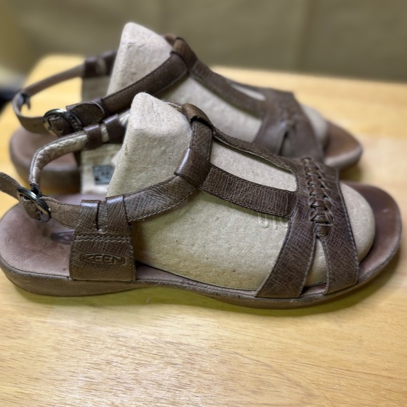 KEEN Womens 7 Ankle Strap Sandal Khaki Brown Genuine Full Grain Leather Summer - Picture 2 of 8